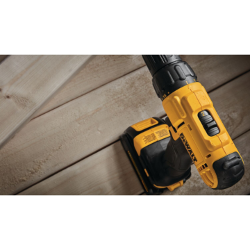 DEWALT 20V MAX* XTREME Cordless Brushless 1/2 in Drill Driver Kit (2) Lithium Ion Batteries with Charger