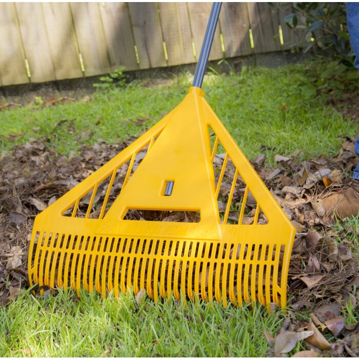 True Temper® 26 In. Clog Free Leaf Rake
