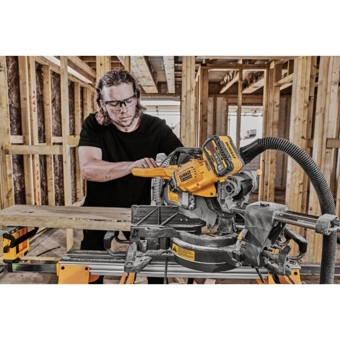 Dewalt Stanley Black& Decker 60 V Double Bed Slide Mitre Saw
