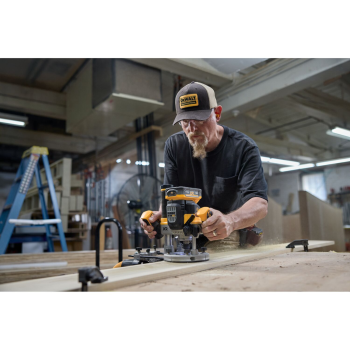 DEWALT 20V MAX* XR 2-1/4 Peak HP Plunge Router (Bare Tool)