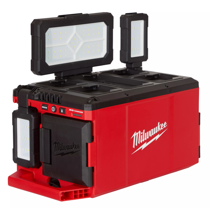 Milwaukee M18™ Flood Light/Charger w/ PACKOUT™ Compatibility